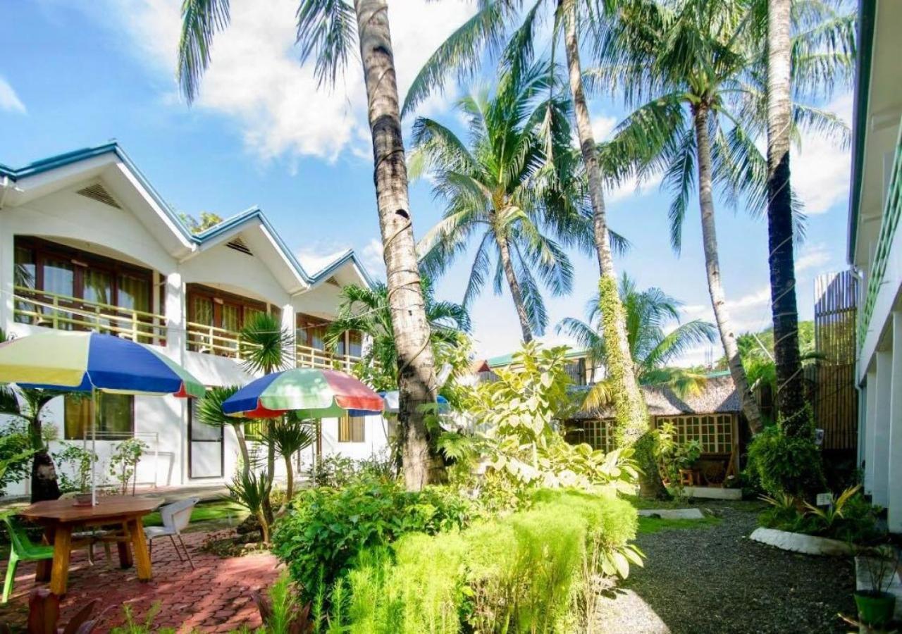 Reddoorz Plus @ Secret Garden Boracay Balabag  Exterior foto