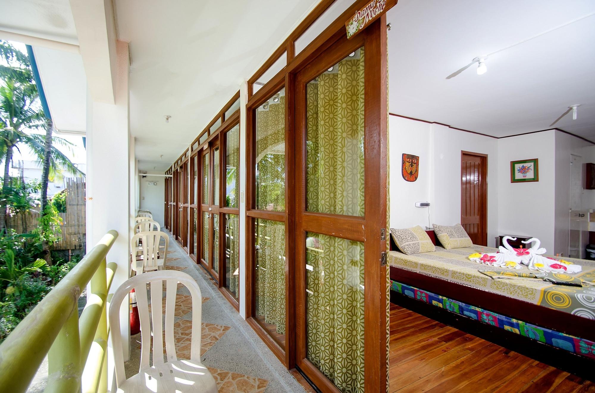 Reddoorz Plus @ Secret Garden Boracay Balabag  Exterior foto