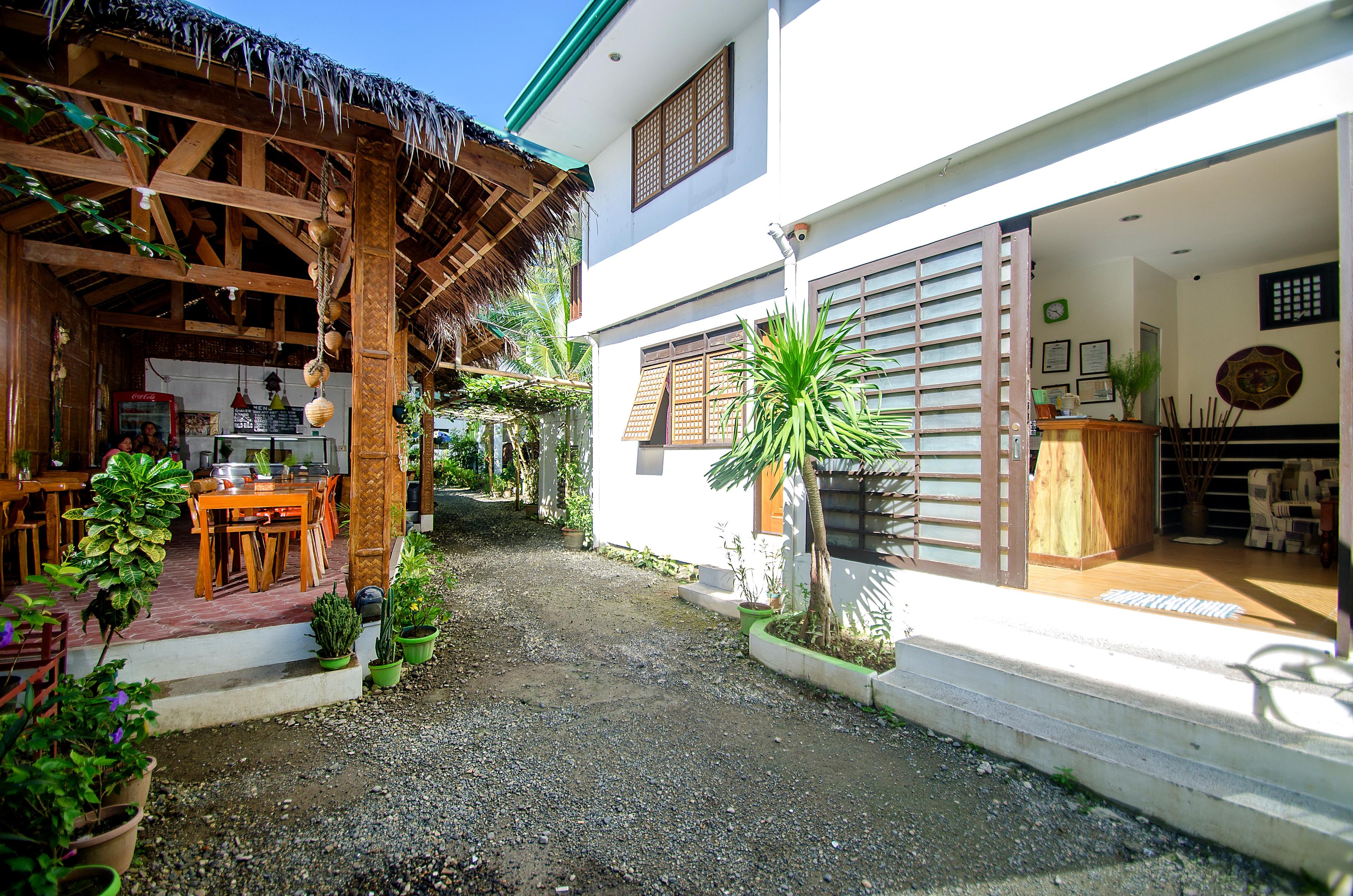 Reddoorz Plus @ Secret Garden Boracay Balabag  Exterior foto